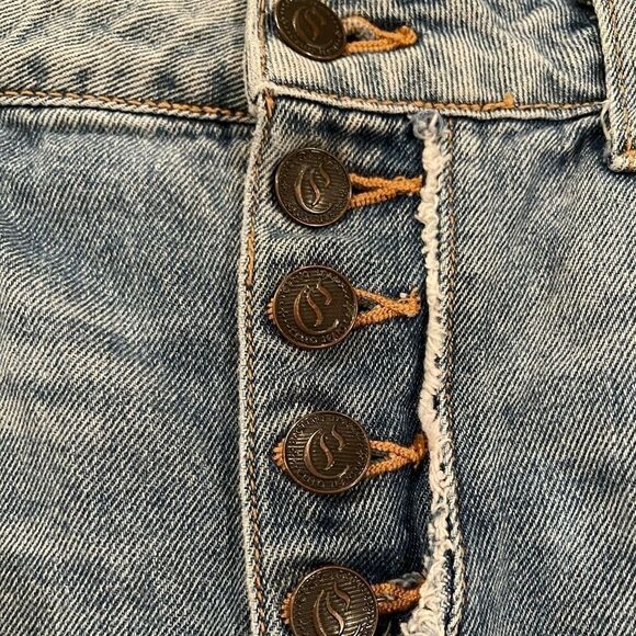 Stella Laguna Beach button jean distressed shorts - Picture 4 of 11